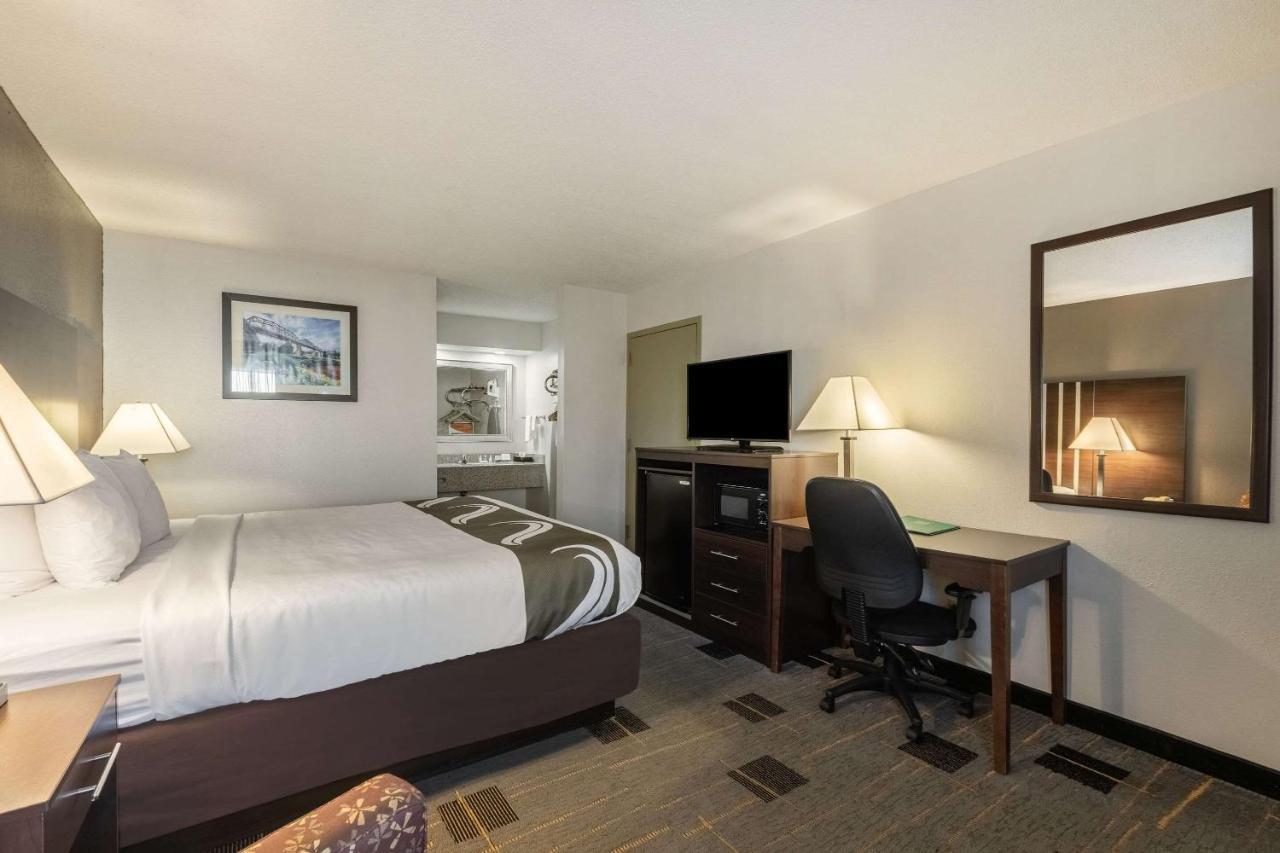Quality Inn Cleveland Exterior photo