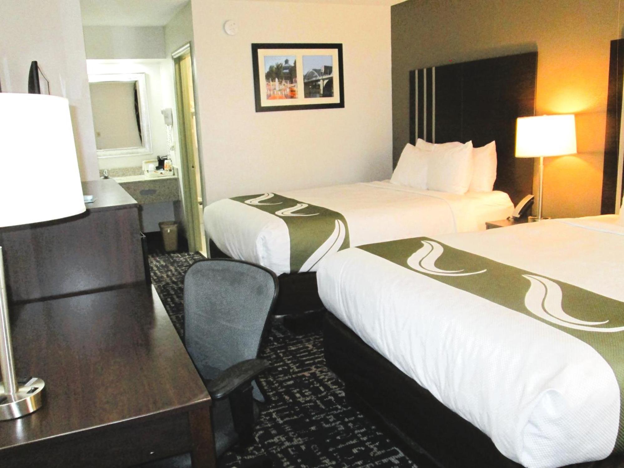 Quality Inn Cleveland Exterior photo