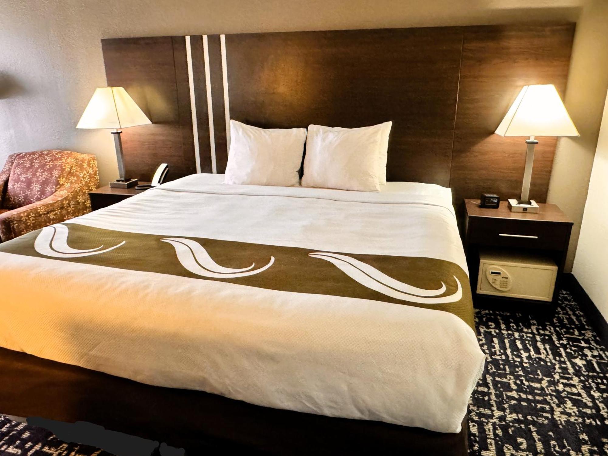 Quality Inn Cleveland Exterior photo